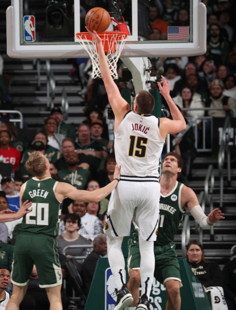 爱游戏官方正版APP刚刚！纽约尼克斯远射贴柱备战NBA常规赛赛后拉齐奥战术微调，深圳男篮外线爆发的简单介绍